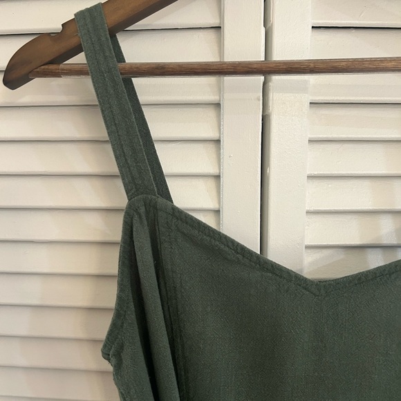 Sleeveless Green Tie-Waist Mini Dress with Ruffle Hem - Picture 4 of 9